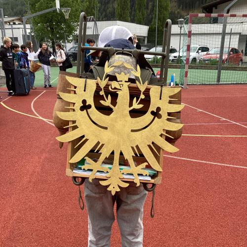 Tag der alternativen Schultasche