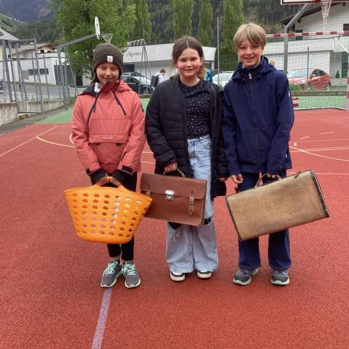 Tag der alternativen Schultasche